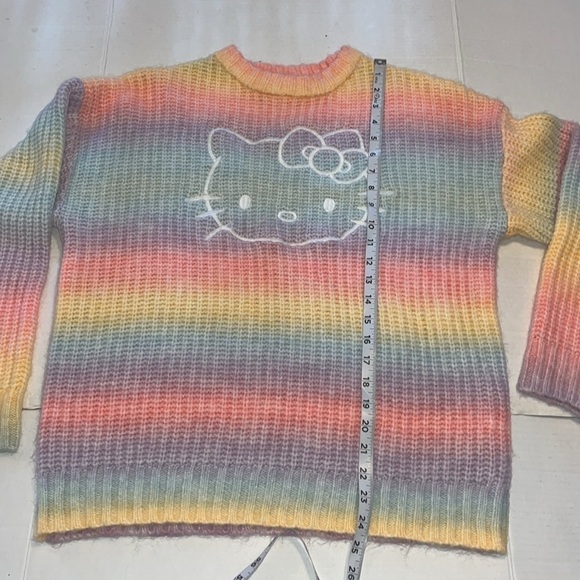Hello Kitty forever 21-S-rainbow Valentine scenario crewneck embroidered sweater - Picture 8 of 10